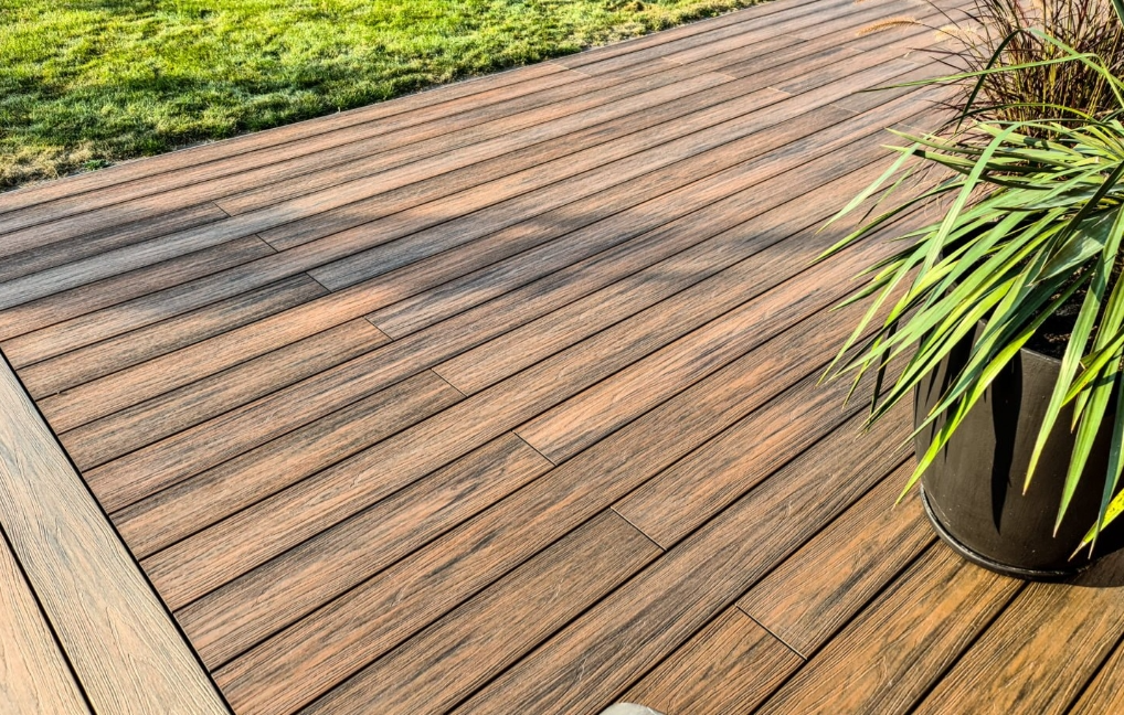 2.9m Premium Composite Decking - Dual Color Oak Mix - Teak Mix